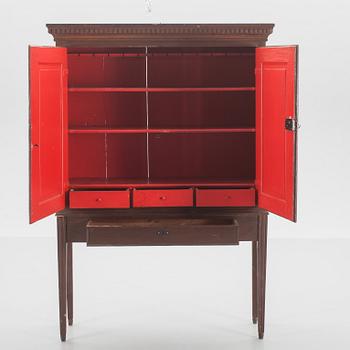 SKÅP, sengustavianskt, omkring 1800.