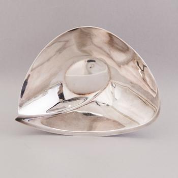 TAPIO WIRKKALA, A Silver dish, signed TW, marks of Kultakeskus, Hämeenlinna 1960.