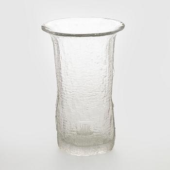 Timo Sarpaneva, A glass vase from "Finlandia"- series, signed Timo Sarpaneva.