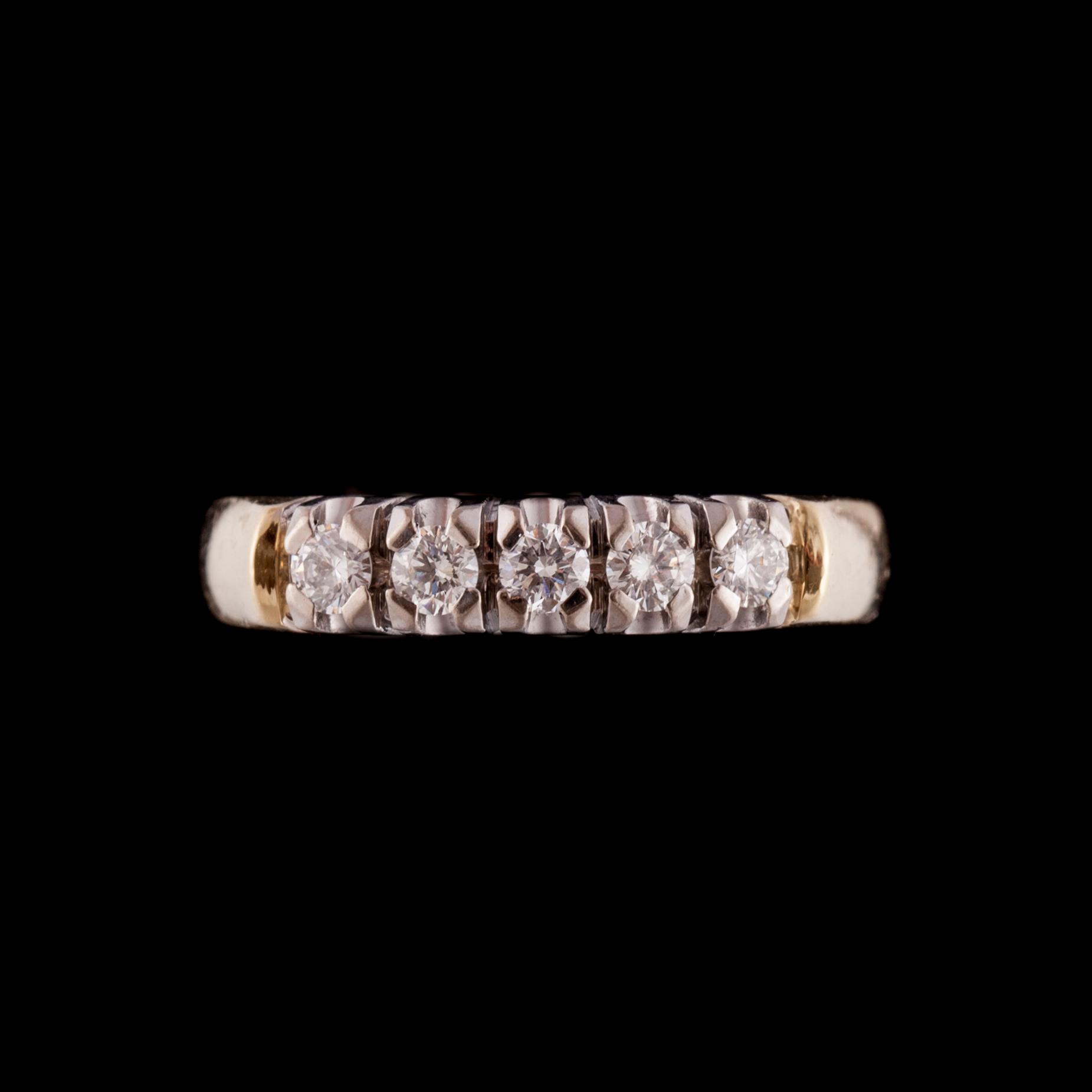 RING, 14K guld, briljantslipade diamanter. Vikt ca 4,1 g.