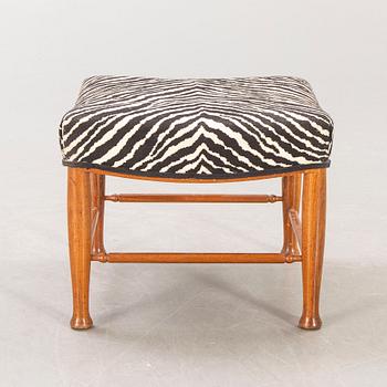 Josef Frank, taburett, modell 902, Firma Svenskt Tenn.