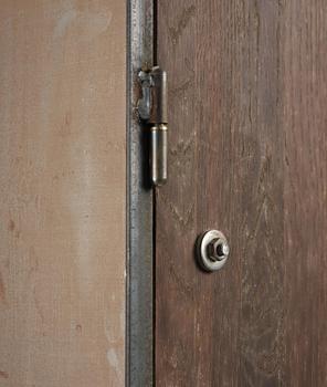 Jonas Bohlin, skåp, "Slottsbacken", ed. 193/200, Källemo, Värnamo, efter 1987.