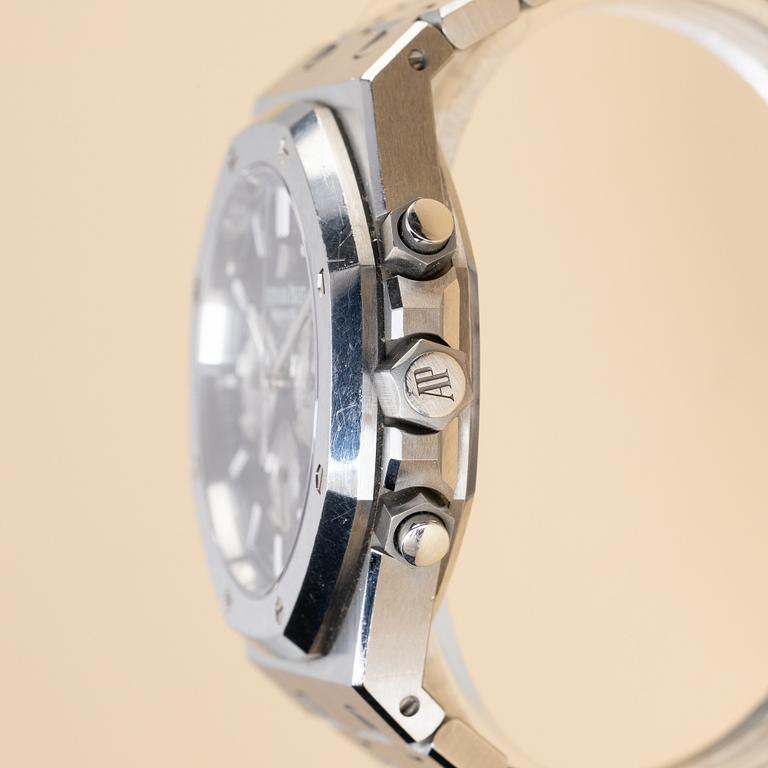 Audemars Piguet, Royal Oak Chronograph, ca 2019.