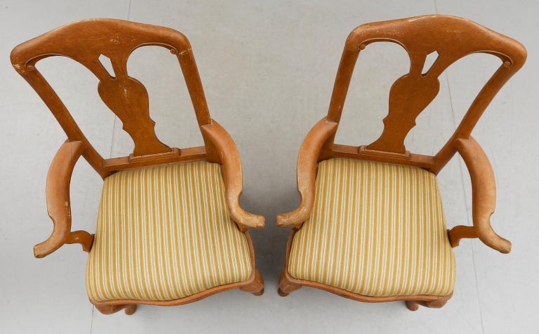 KARMSTOLAR, 1 par, senbarockstil, 1800-talets andra hälft.
