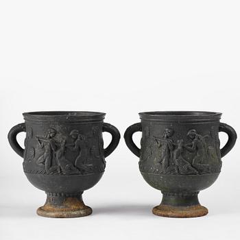 Ivar Johnsson, trädgårdsurnor, ett par, "Diana", Näfveqvarns bruk, Swedish Grace.