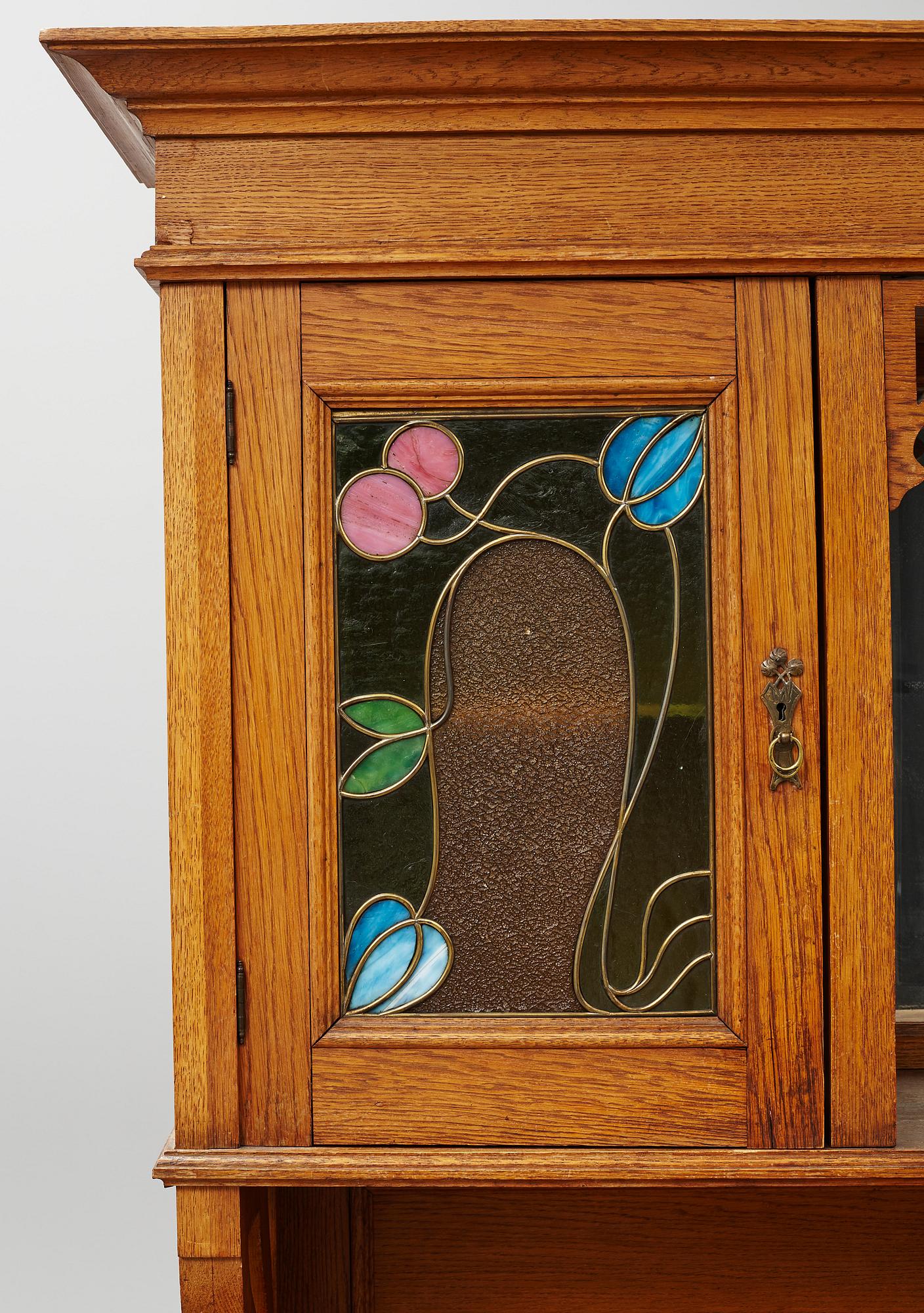 Skåp, jugend, tidigt 1900-tal.