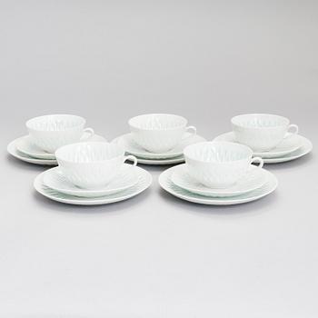 FRIEDL HOLZER-KJELLBERG, a mid-20th century 10-piece porcelain teaset for Arabia.