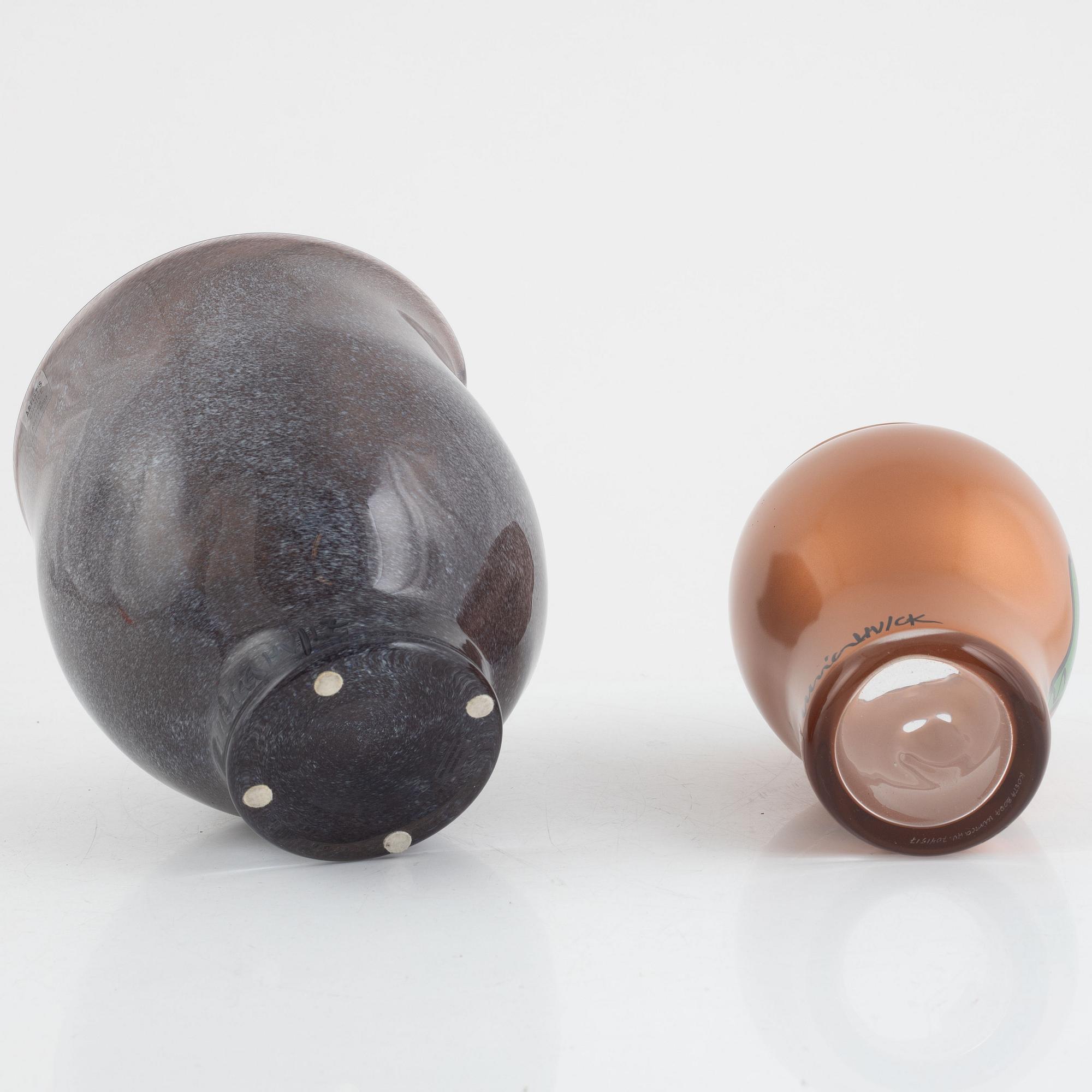 Ulrica Hydman-Vallien, vaser, 2 st, "Open Mind", Kosta Boda.