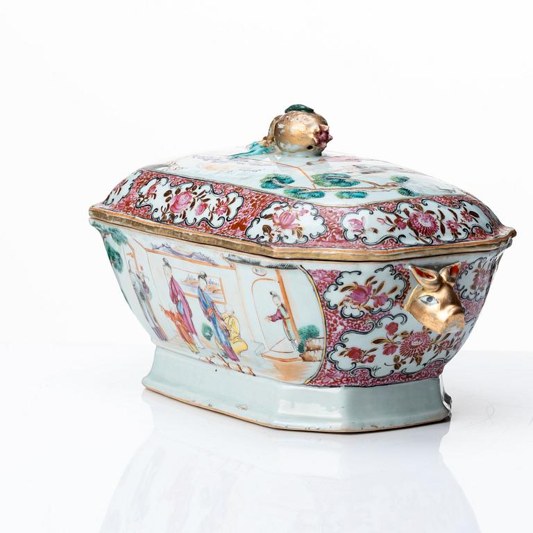 A famille rose tureen with cover, Qing dynasty, Qianlong (1736-95).
