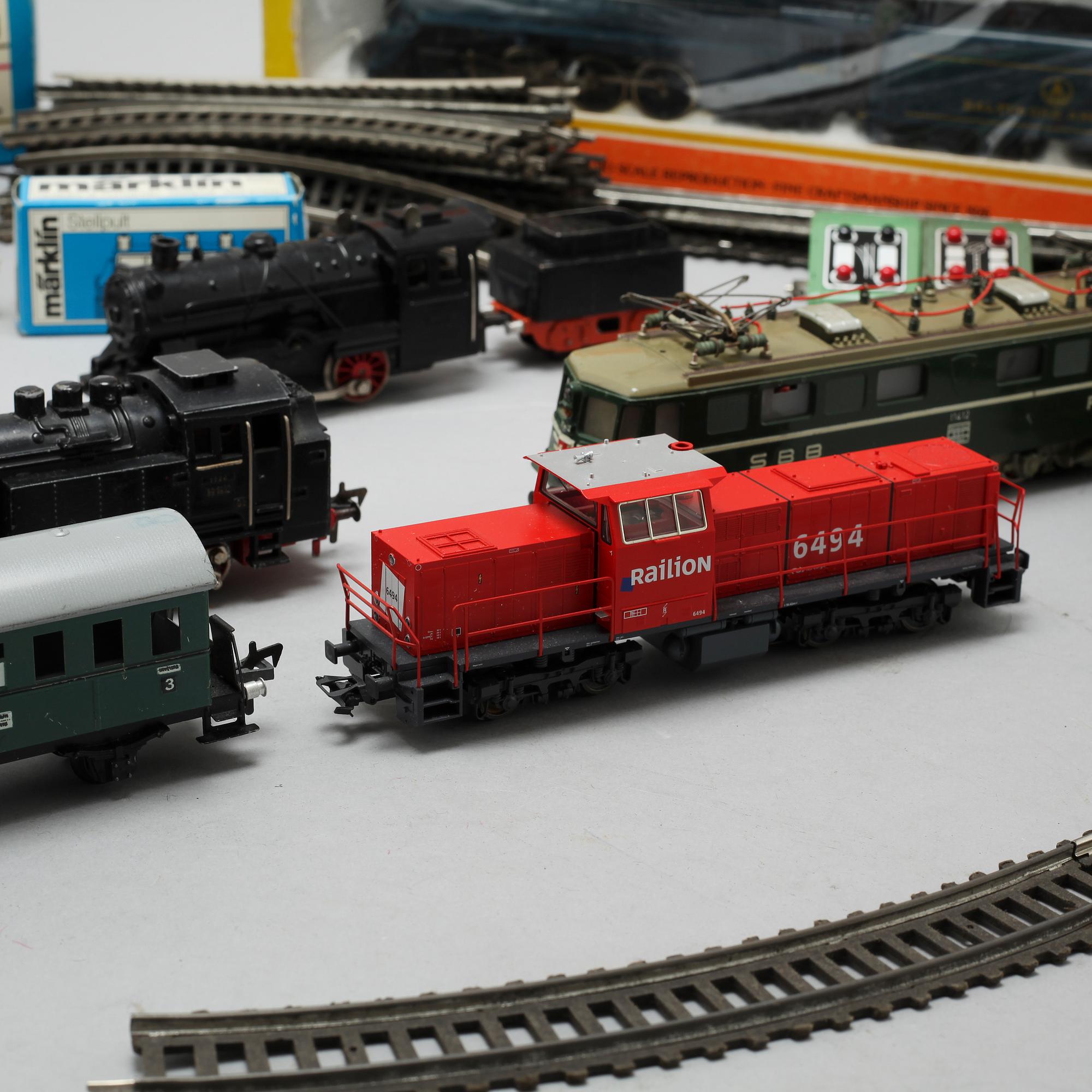 Model trains with rail from Fleishmann, Märkling and Mantua, 20th century.