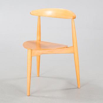 six chairs for Fritz Hansen, model "Hjertestolen", second half of the 20th century.