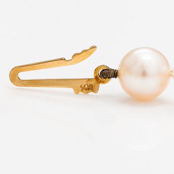 Pärlcollier, odlade pärlor, 14K guld och diamanter ca 0.01 ct tot. Mikimoto, Japan.