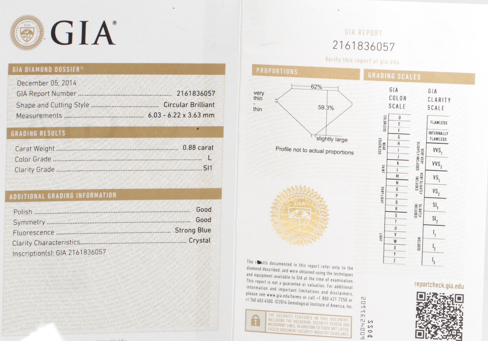 RING, med briljantslipad diamant 0.88 ct samt 2 ovalslipade små diamanter.