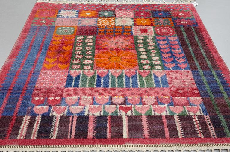 Marianne Richter, MATTA, "Blommig rya", rya, ca 173 x 136,5 cm, signerad AB MMF MR.