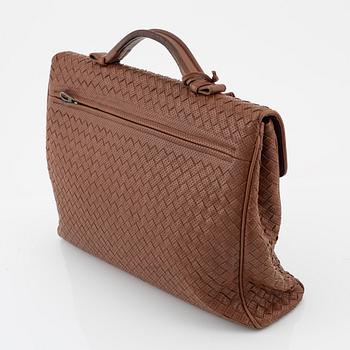 Bottega Veneta, A leather briefcase.