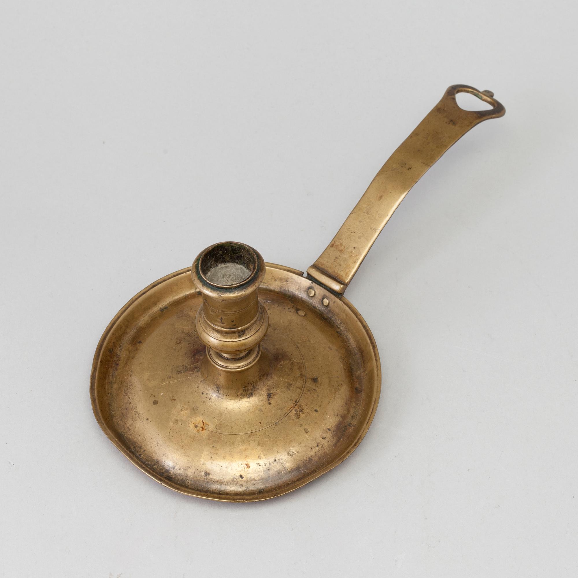 AN 18TH CENTURY NIGHT LIGHT.