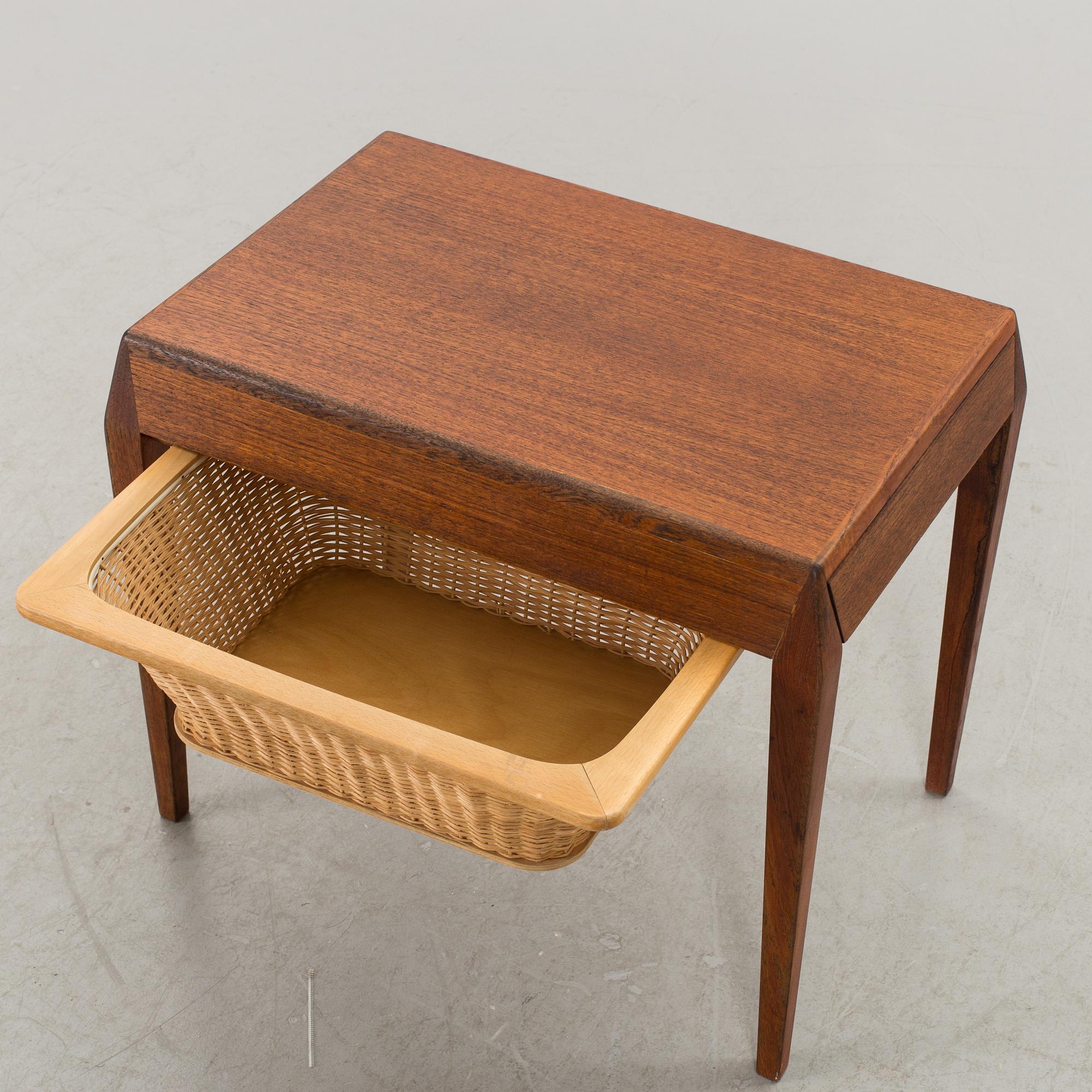 WERNER FREDRIKSEN, sybord, "Carina", Eric Gustafsson Möbelfabrik, 1960-tal.
