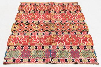 Bordstäcke/bonad, Skåne, krabbasnår, ca 178 x 95 cm.