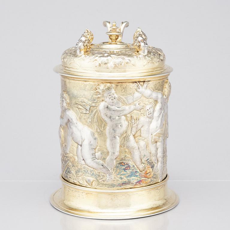 A German 17th century silver-gilt tankard,  mark of Abraham I Drentwett, Augsburg 1645-50.