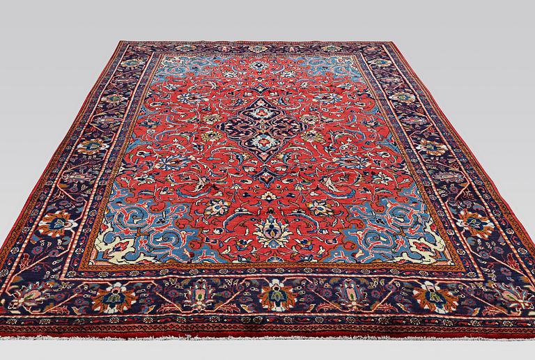 A carpet, Mahal, 328 x 222 cm.