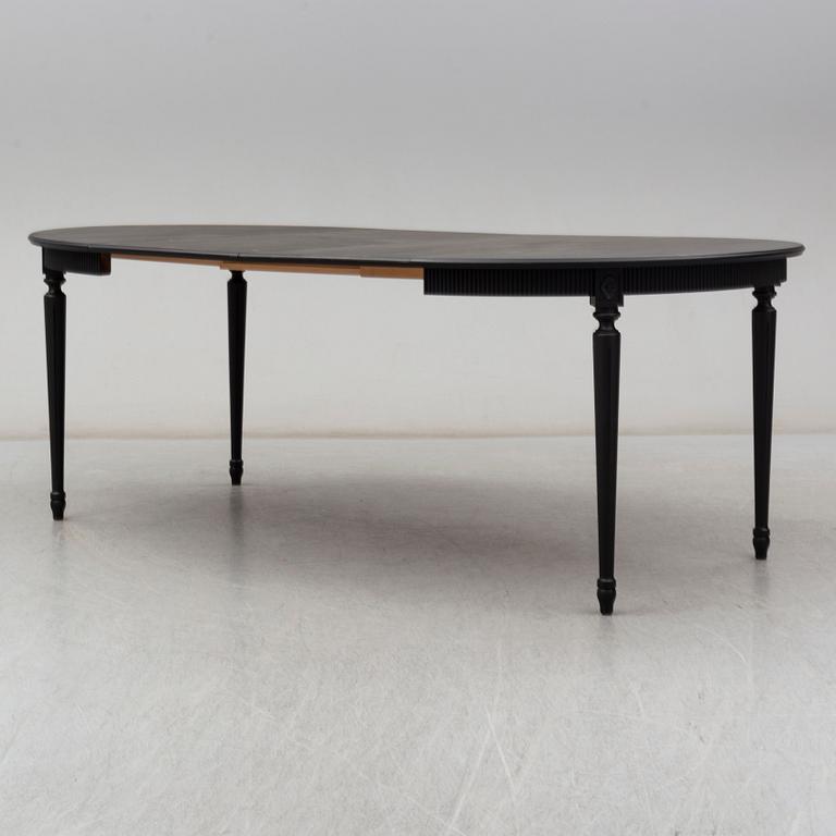 A painted Gustavian style dining table, second half of the 20th Century.