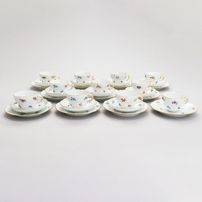 A 38-piece Meissen porcelain coffee set. 20th century.