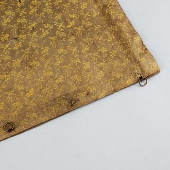 A Chinese embroidered textile, 20th century.