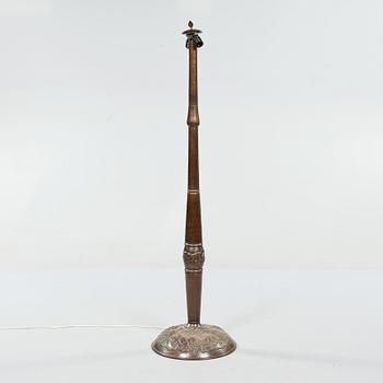 GOLVLAMPA, jugend, 1900-talets första del.