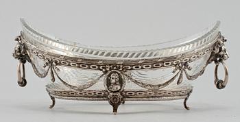 JARDINIERE, silver och glas, omkring sekelskiftet 1900, vikt   465 g.