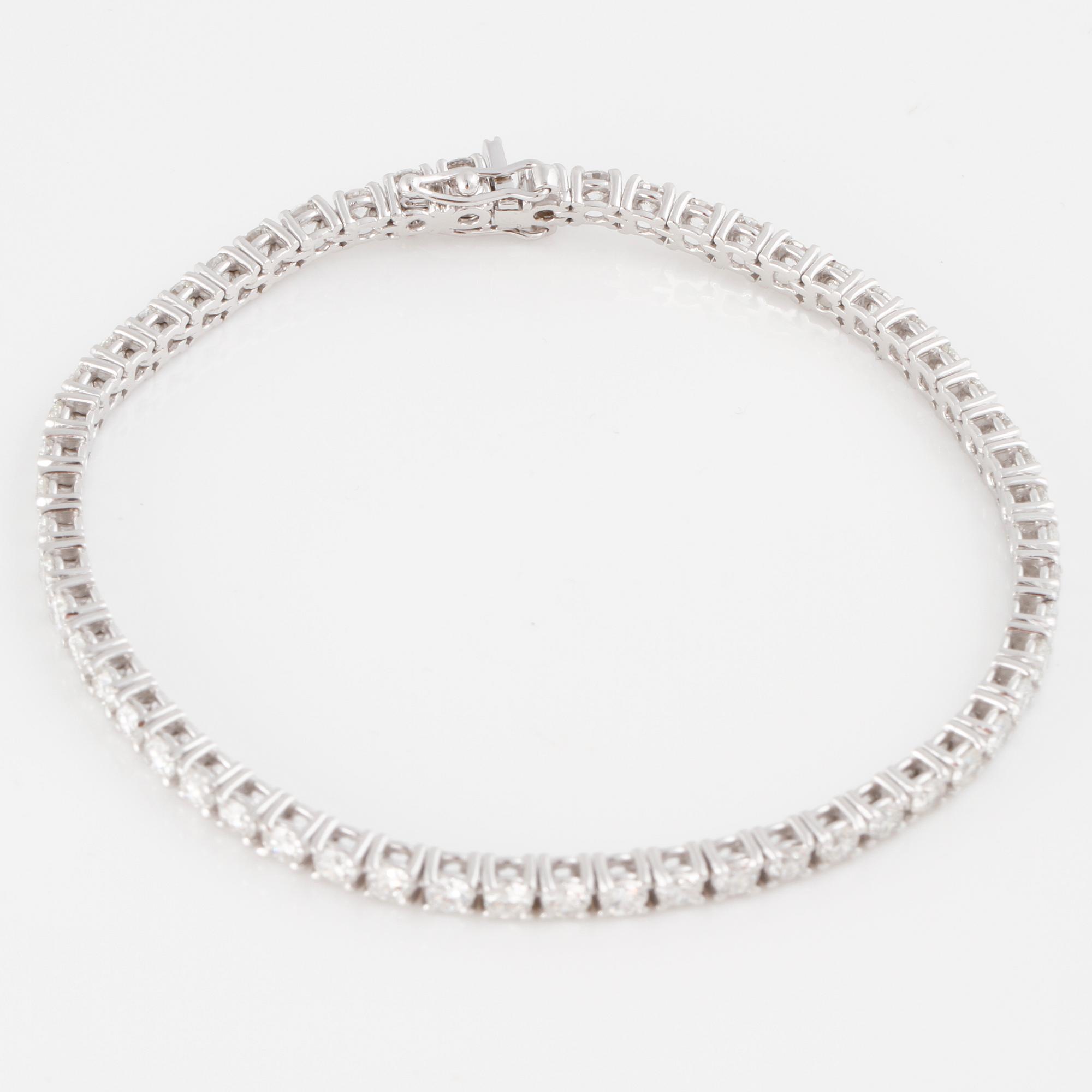 ARMBAND, sk tennisarmband, med briljantslipade diamanter, ca 5.00 ct.