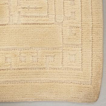 CARPET. Knotted pile in relief. 250,5 x 197 cm. Signed AGDA ÖSTERBERG at the back.