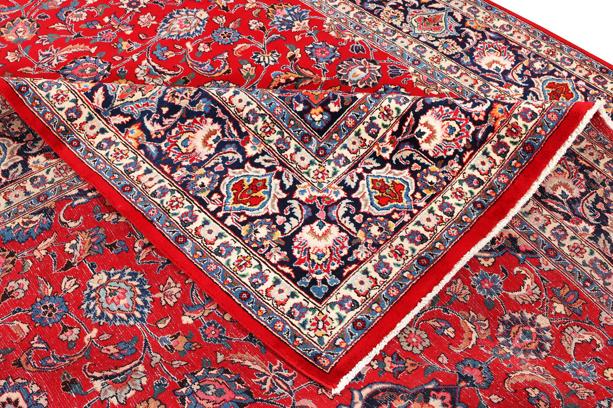 A Keshan carpet, c. 390 x 290 cm.