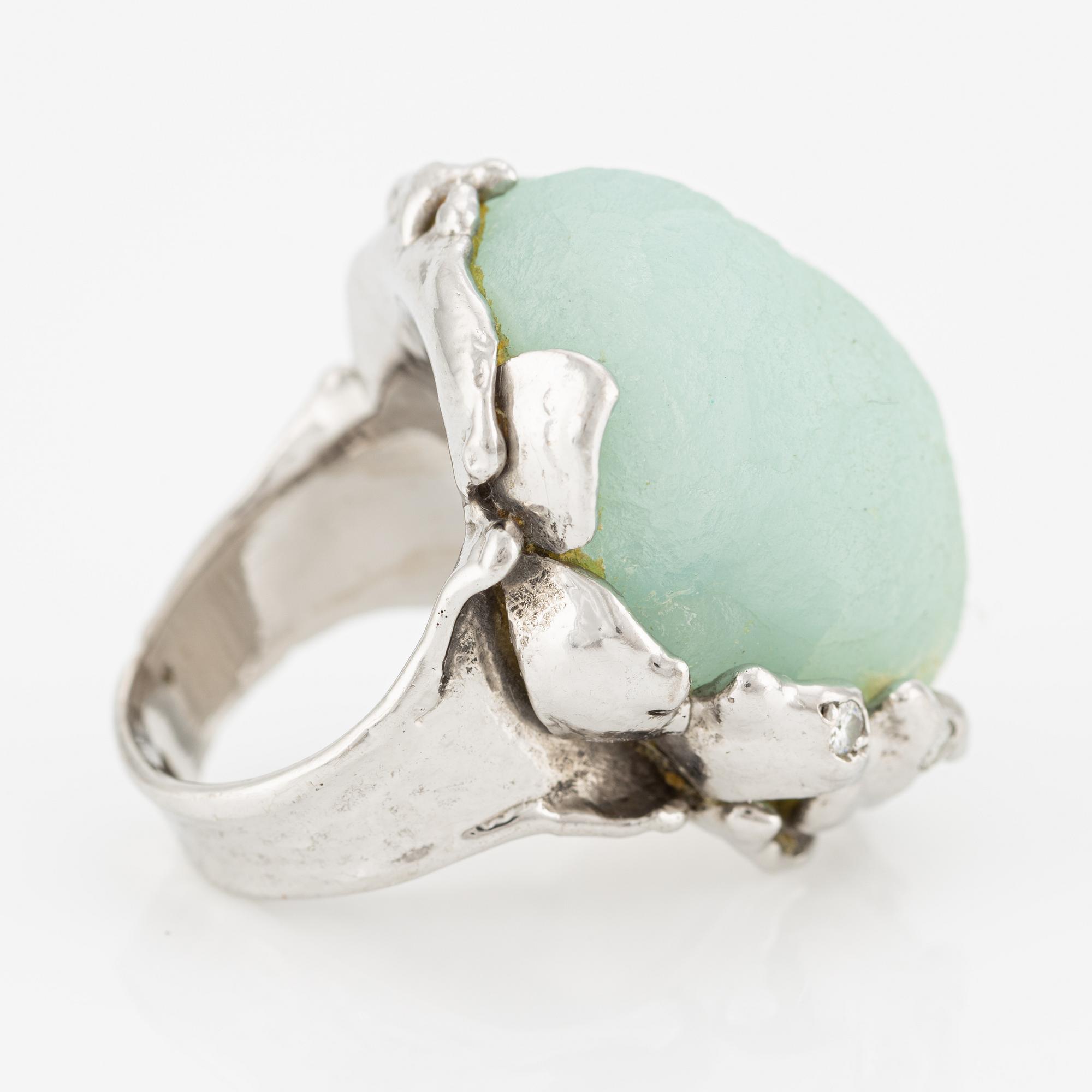 Ring 18K guld med grön sten möjligen beryll, Jurgen Girgsdies.