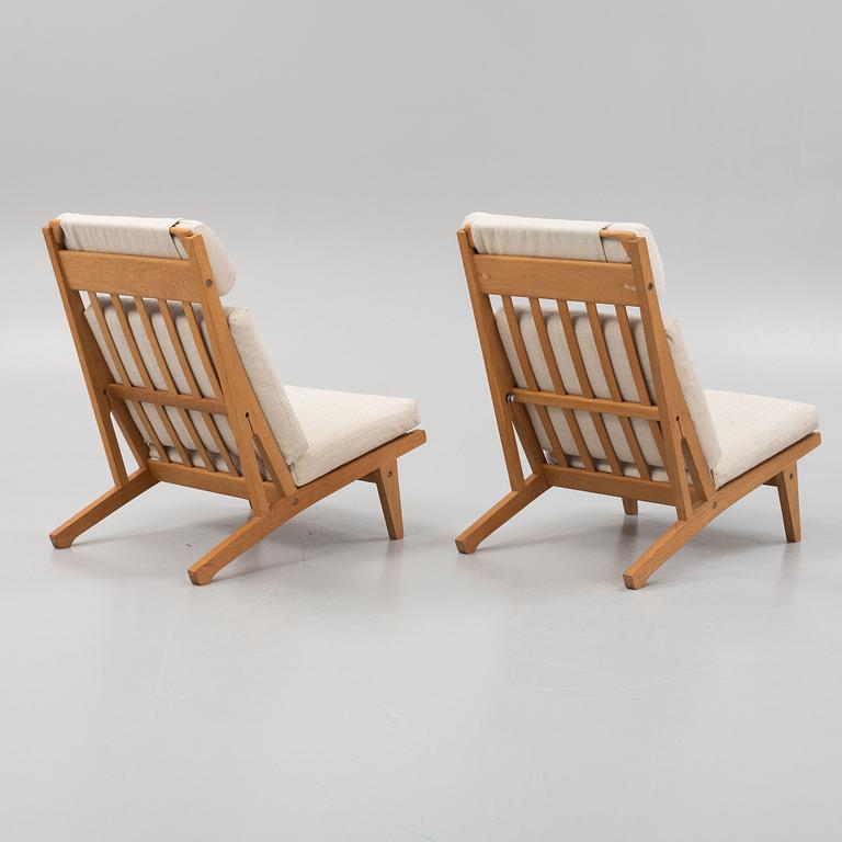 Hans J. Wegner, fåtöljer/soffa, ett par, "GE375", Getama, Danmark, 1970-tal.