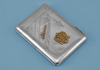 CIGARETTETUI, 84 silver, guld. Ivan Alexejev 1908-17 Moskva. Vikt 195 g.