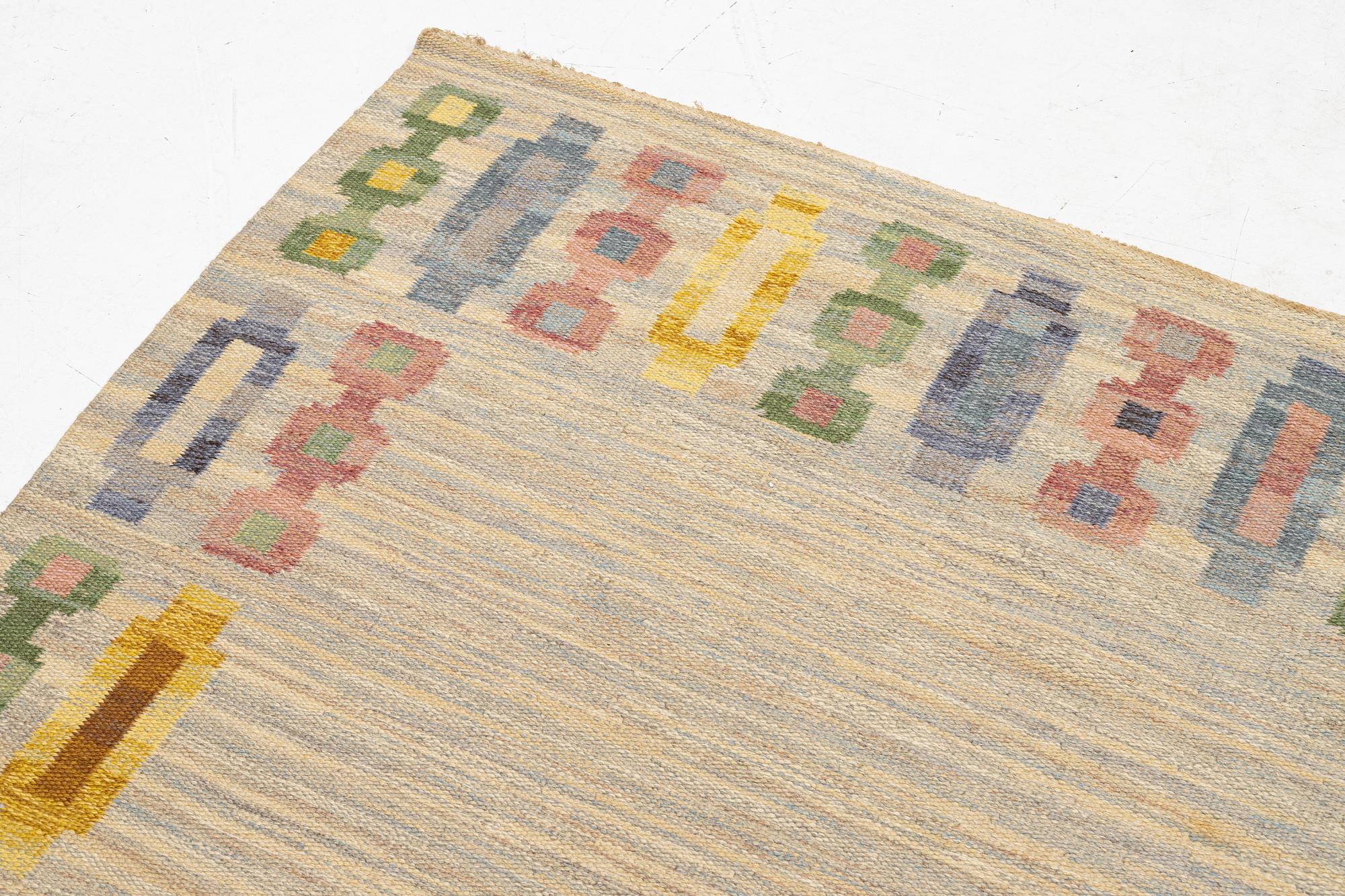 Matta, rölakan, ca 300 x 200 cm, signerad SW.