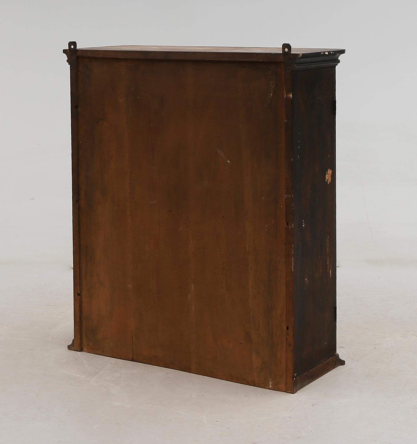 HÄNGSKÅP, 1800-talets andra hälft.