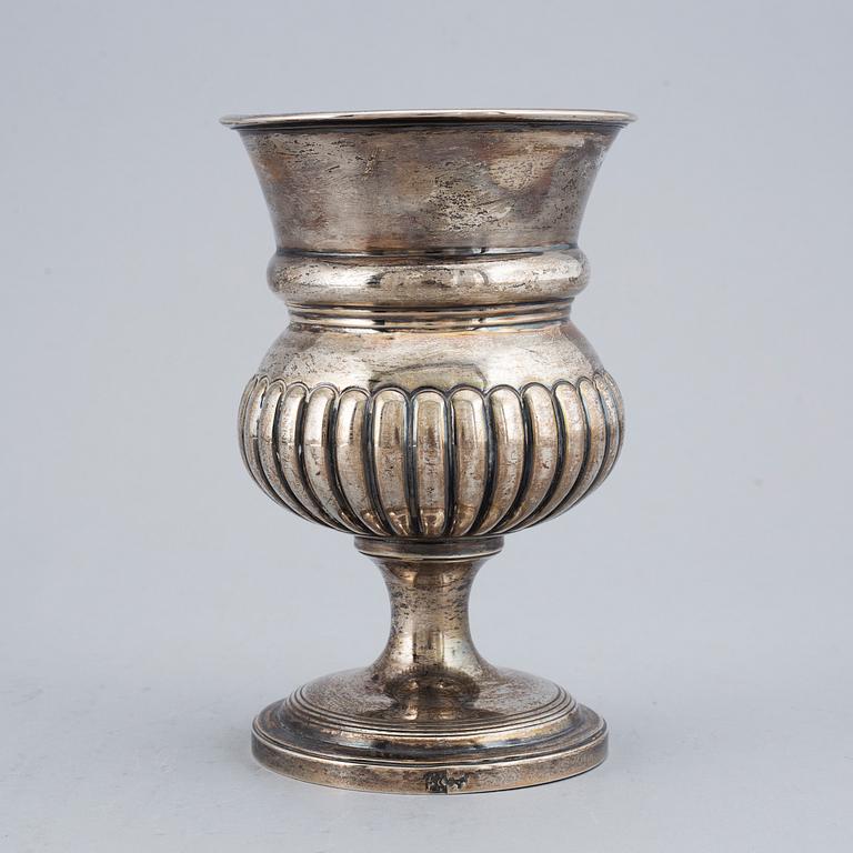 HENRY NUTTING, (active 1796–1820), silver footed beaker,  London.