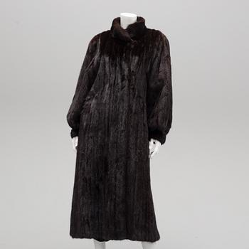 A mink fur coat from Saga Mink, Karl Lindblom, circa size M.