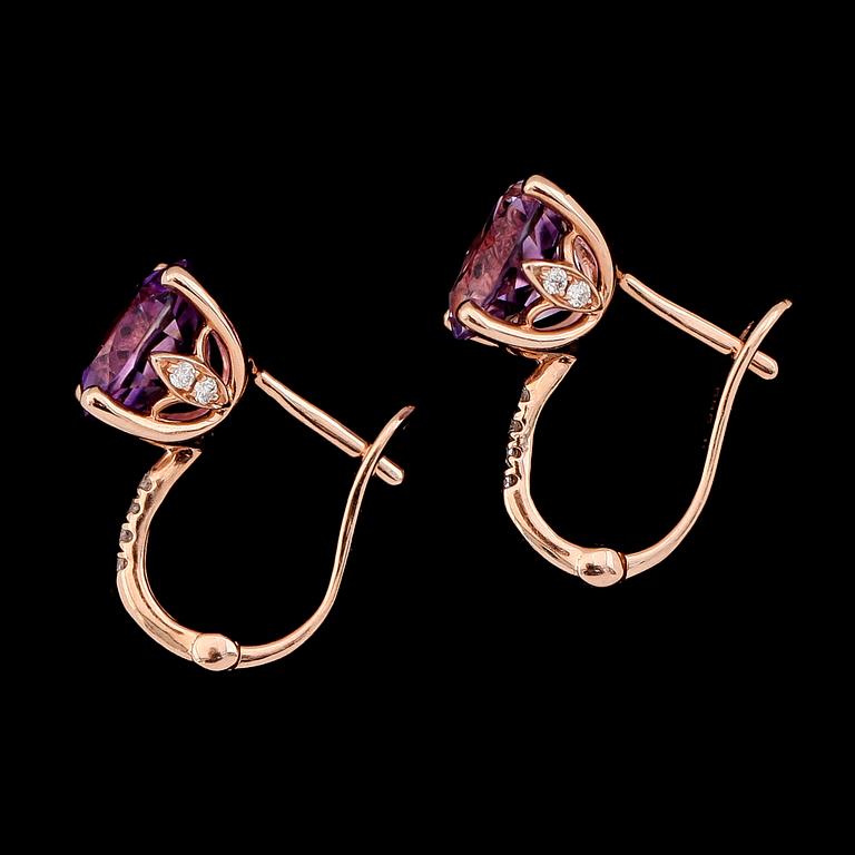 ÖRHÄNGEN, 1 par, 14K roséguld, ametister och diamanter.