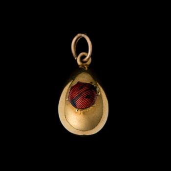 A PENDANT, 14K gold, enamel. Russia, c. 1900.