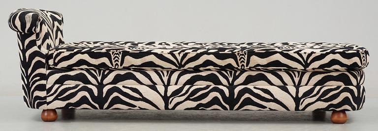 DAGBÄDD, Josef Frank för Firma Svenskt Tenn, modell Couch 775.