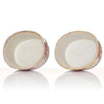 A pair of famille rose 'Export porcelain' tureens with covers, Qing dynasty, 18th century.