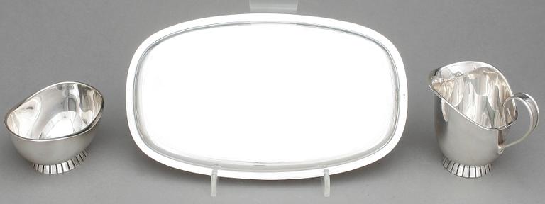 SOCKERSKÅL, GRÄDDKANNA SAMT BRICKA, silver, Wilhelm Binder, Tyskland, svenska importstämplar, 1900-tal. Vikt ca 234 g.