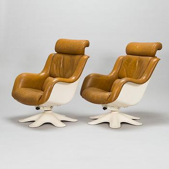 Yrjö Kukkapuro, a pair of late 1960's '418N' armchairs for Haimi.