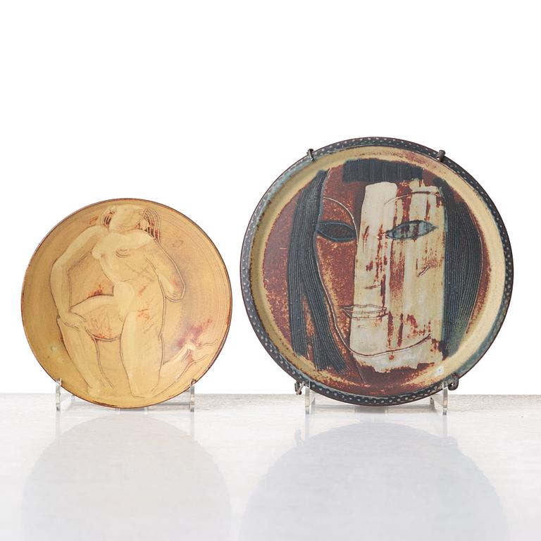 Wilhelm Kåge, vaser, 2 st, fat och plakett, "Farsta", Gustavsbergs studio 1949-56.