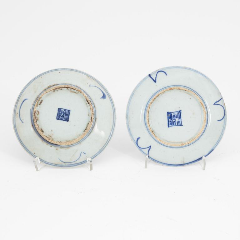 A set of 24 similar Chinese blue and white porcelain small dishes, late Qing dynasty, second half of the 19th Century.