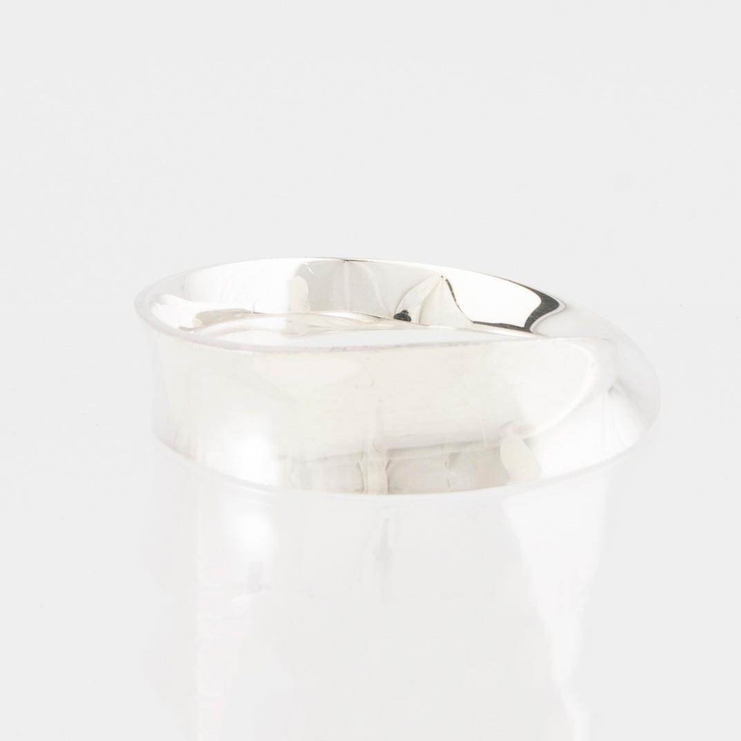 Vivianna Torun Bülow-Hübe, armband silver "Möbius", Georg Jensen.