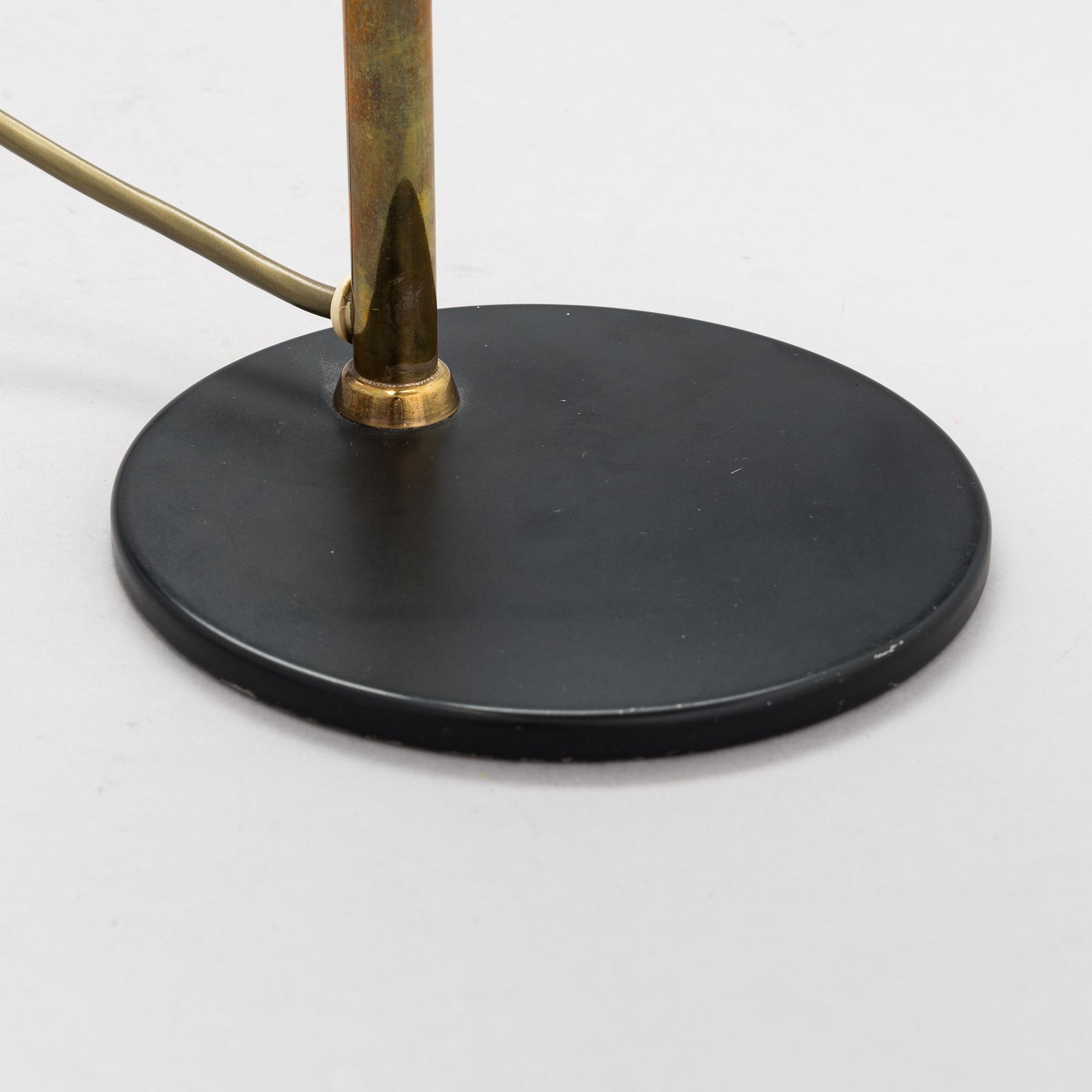 Paavo Tynell, pöytävalaisin, 9227, Taito / Idman, 1900-luvun puoliväli.