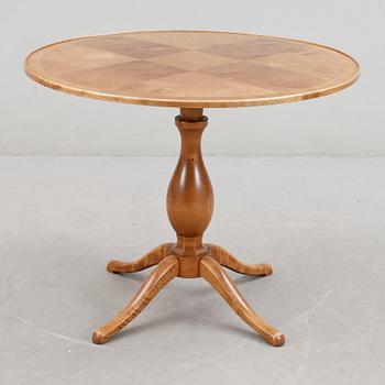 SALONGSMÖBLEMANG, 8 delar, Carl Malmsten,Nordiska Kompaniet, modell "Haga", 1900-talets första hälft.